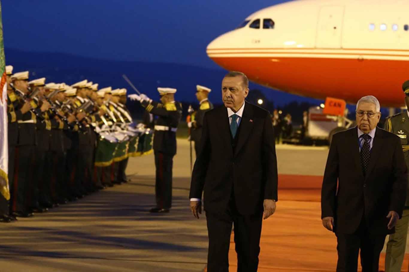 Cumhurbaşkanı Erdoğan Cezayir'de Cumhurbaşkanı Erdoğan Cezayir'de
